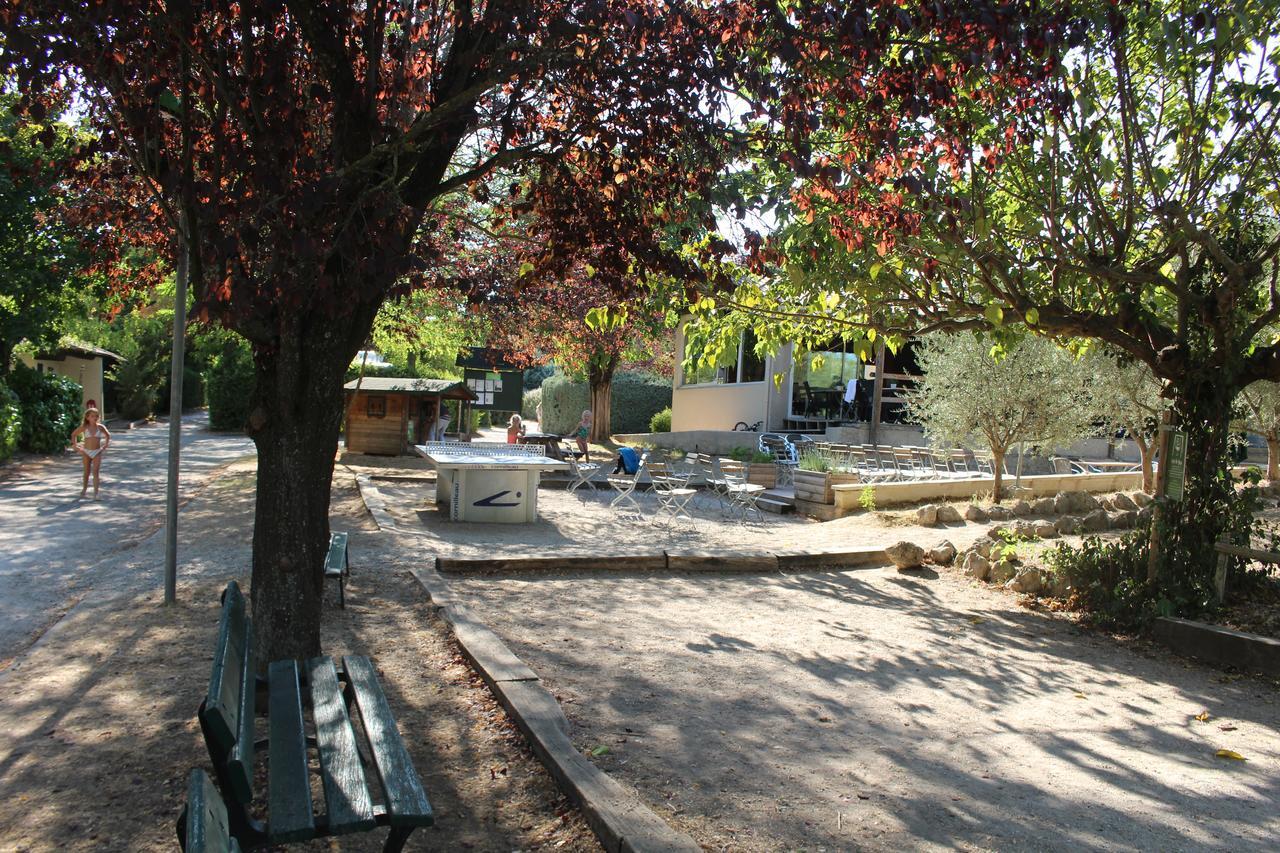 Готель Camping Forcalquier Les Routes De Provence Екстер'єр фото
